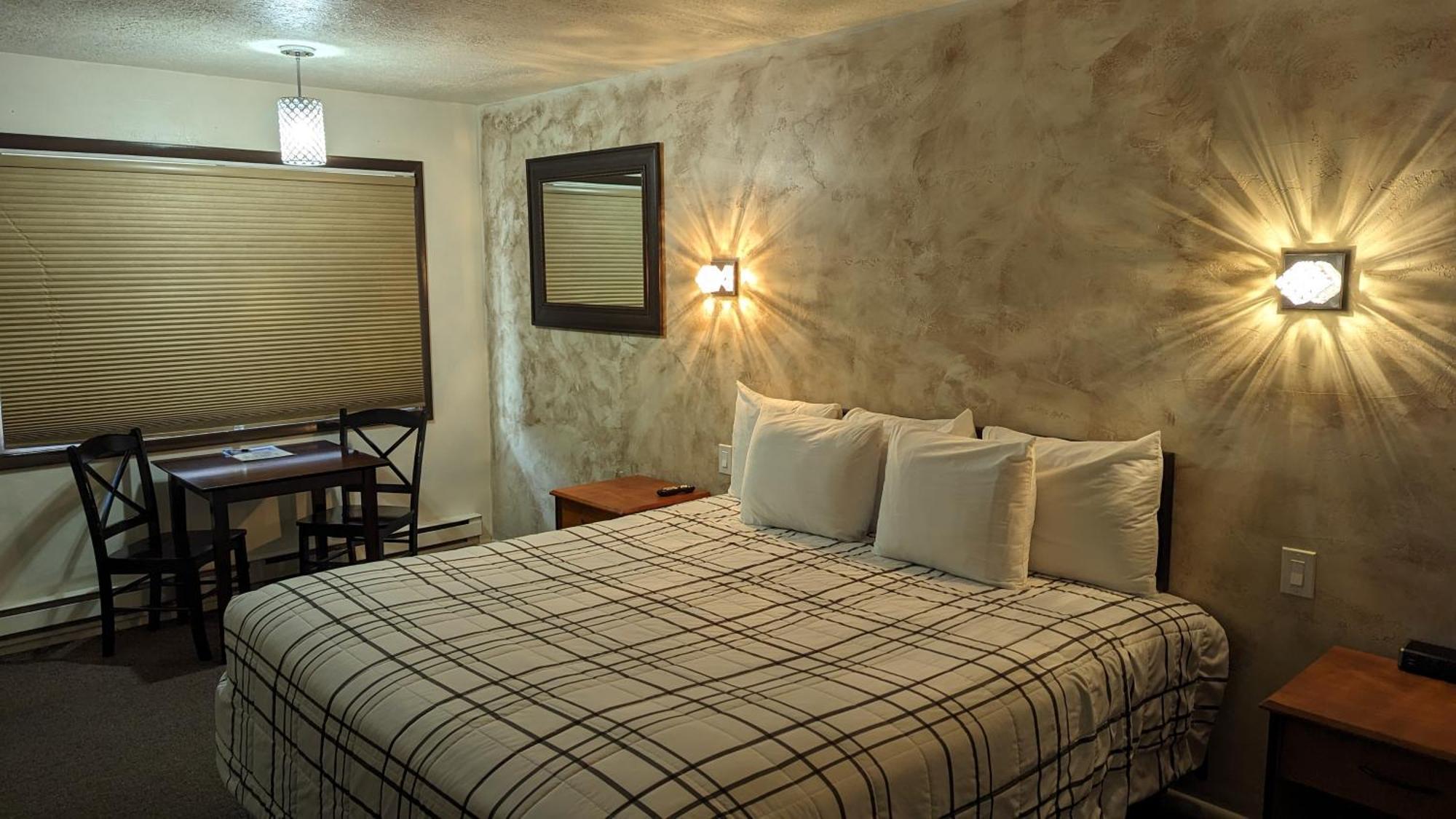 High Desert Inn Salina Bagian luar foto